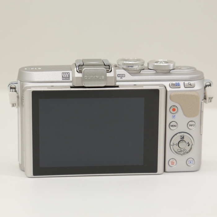 オリンパス E-PL8 ボデイ ホワイト