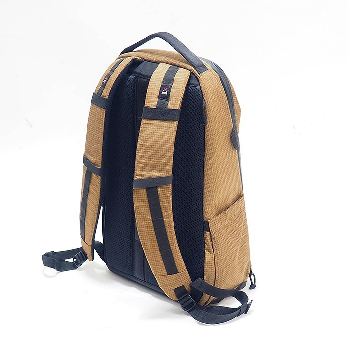 ハクバ LUXXe グリッド ジップバックパック M