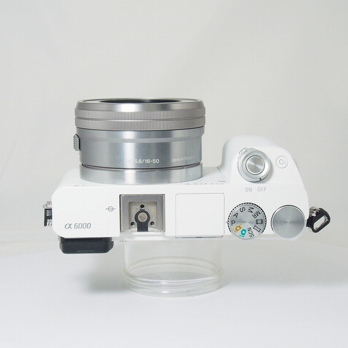 ソニー α6000ホワイト/パワーズームレンズキット(ILCE-6000L)