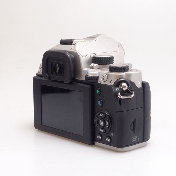 ペンタックス KP ボデイ シルバー