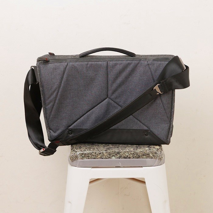 ピークデザイン エグソディ メッセンジャー 13L