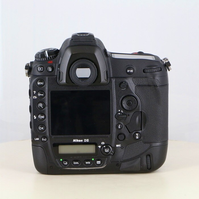 ニコン D5 ボデイ(XQD-TYPE)