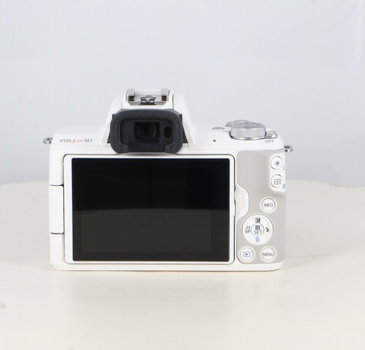 キヤノン EOSKissM2ホワイト+EF-M15-45/3.5-6.3IS STM