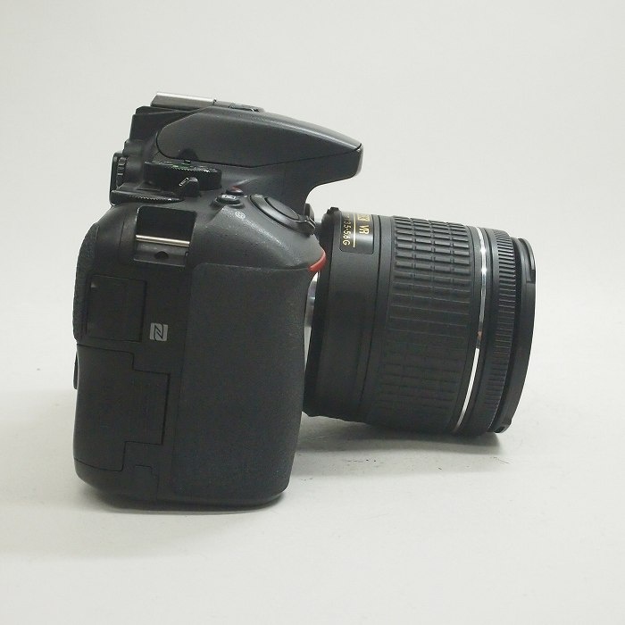 ニコン D5600 18-55VR レンズキツト