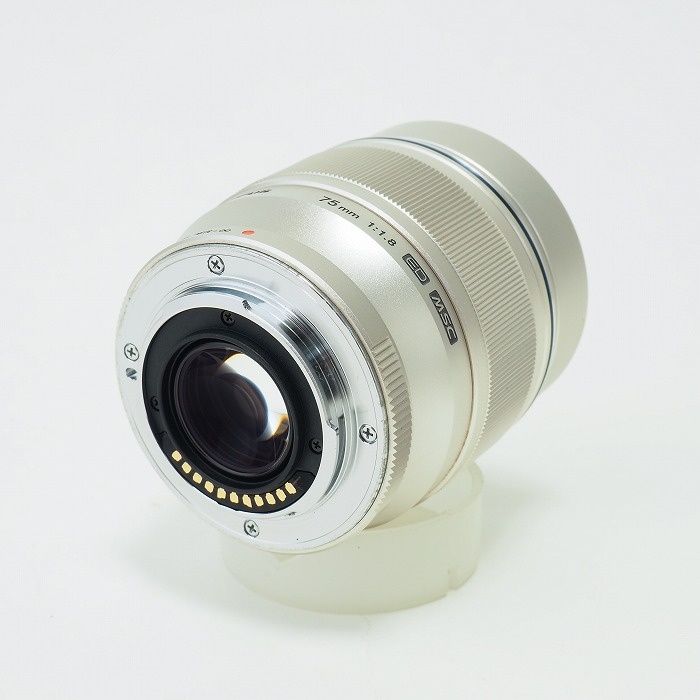 オリンパス M.ズイコーデジタル ED75/1.8 シルバー