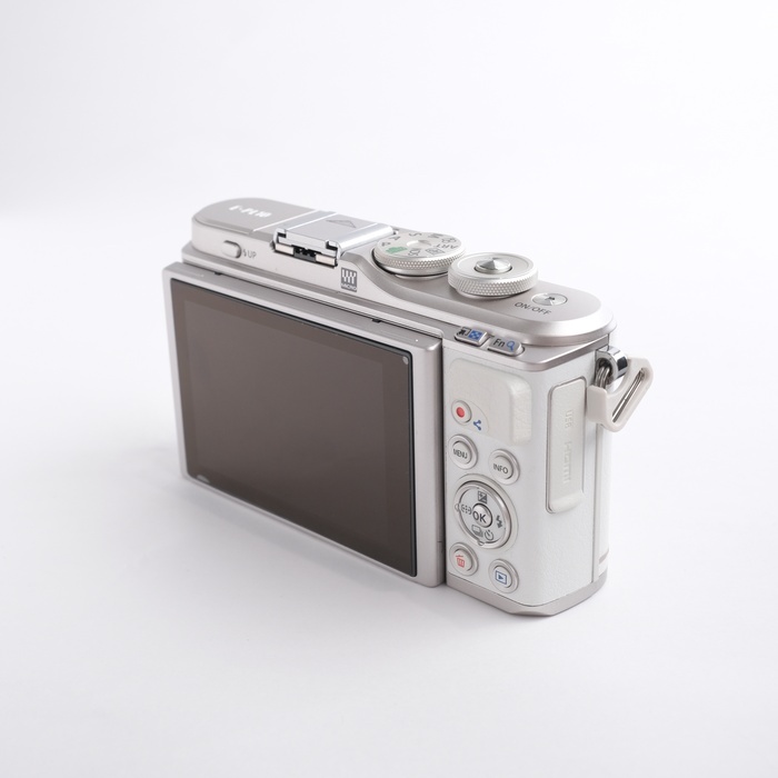 オリンパス E-PL10 ボディ ホワイト