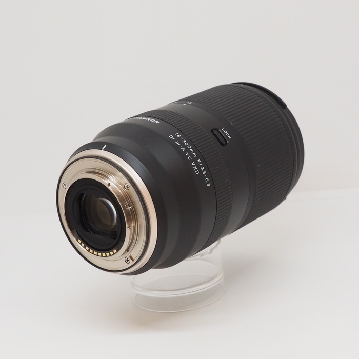 タムロン 18-300/F3.5-6.3 DI3-A VC VXD B061X