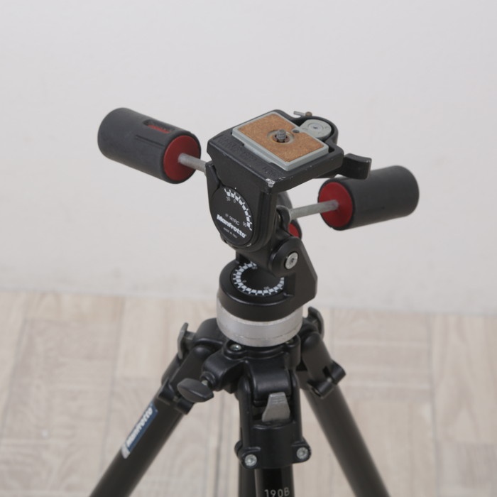 マンフロット 190B 三脚+141RC 雲台