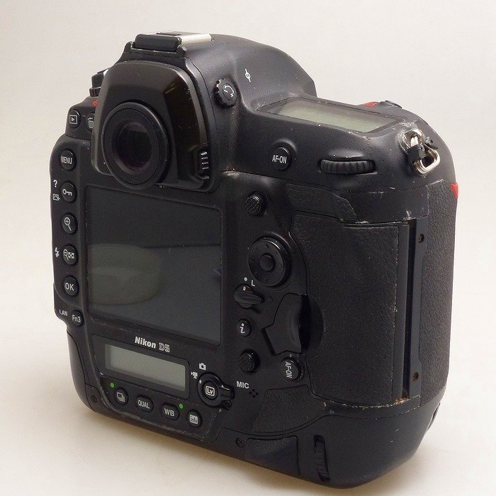 ニコン D5(XQD-TYPE)