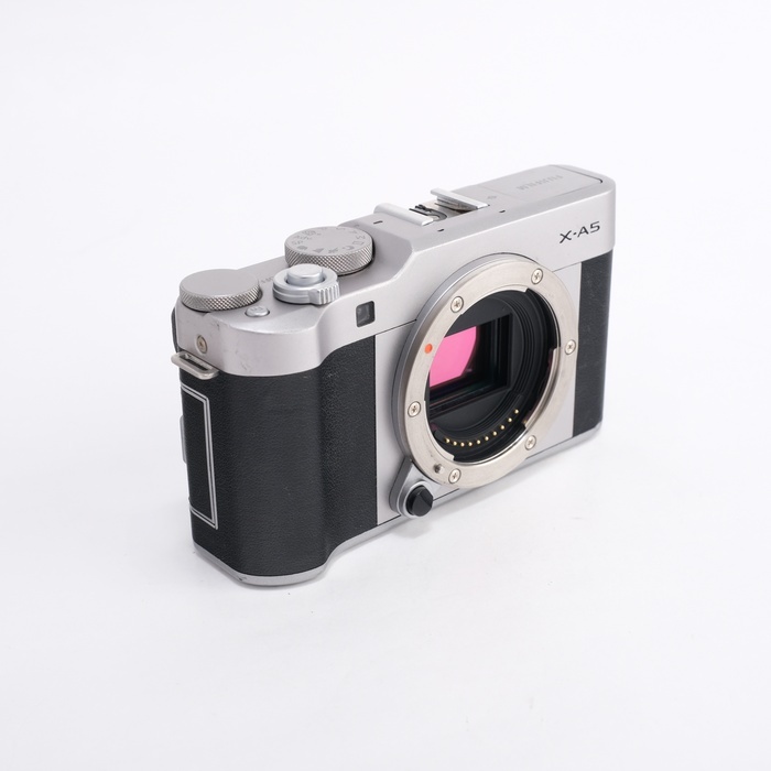 フジフイルム X-A5 ボディ シルバー