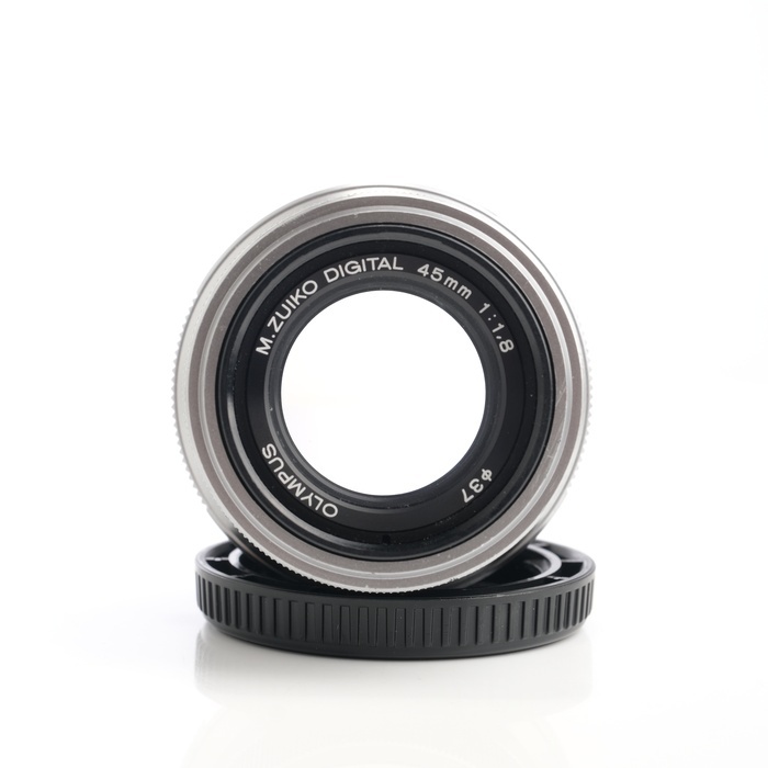 オリンパス M.ZUIKO DIGITAL 45/1.8 シルバー