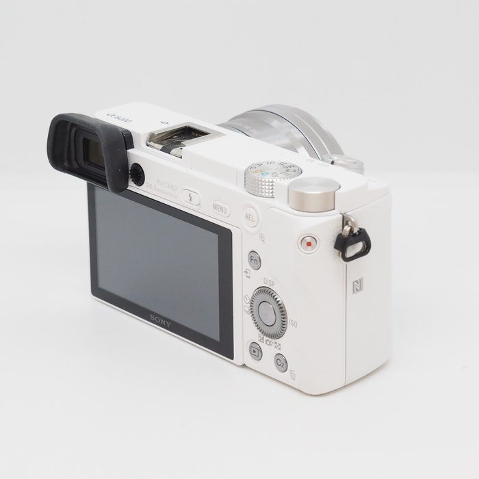 ソニー ILCE-6000L W パワーズームレンズキツト