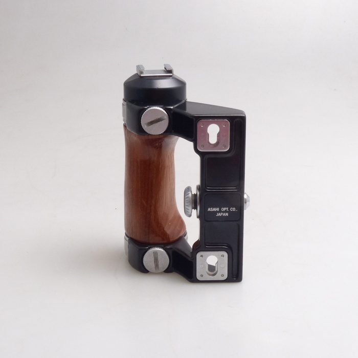 ペンタックス 6×7/67用 木製グリップ