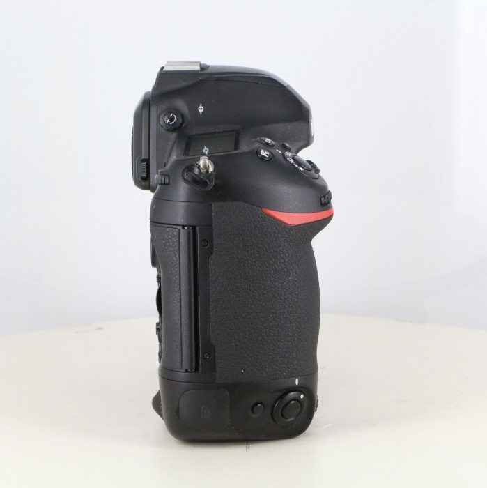 ニコン D6 ボディ