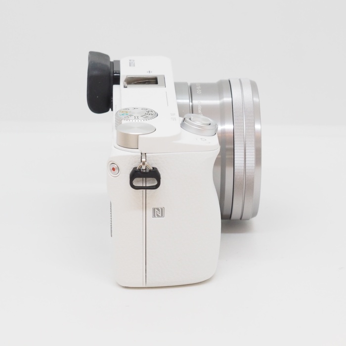 ソニー ILCE-6000L W パワーズームレンズキツト