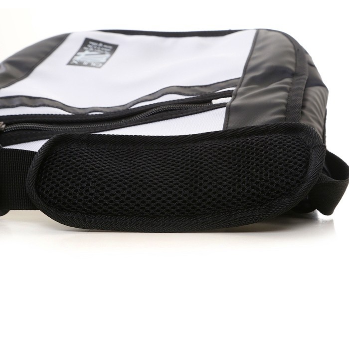 ケンコー LECCE Oulx ショルダーS パールホワイト