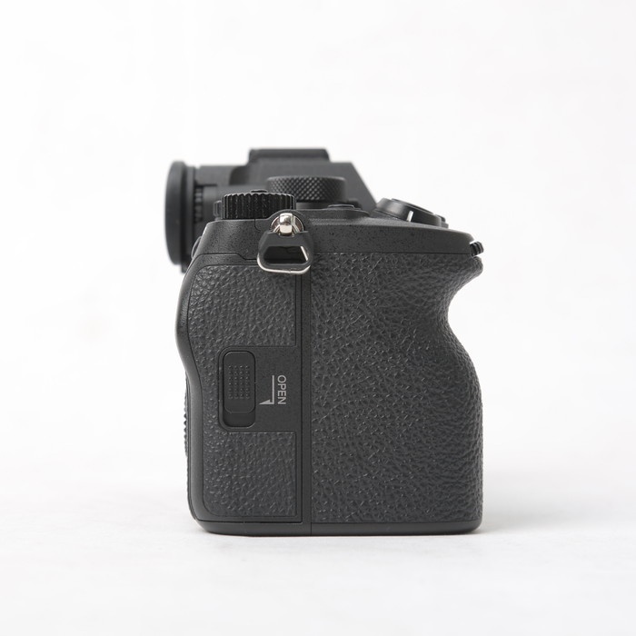 ソニー ILCE-7M4 α7IV ボデイ