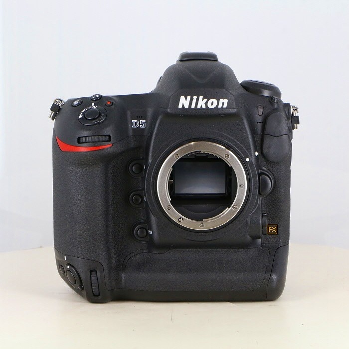 ニコン D5 ボデイ(XQD-TYPE)