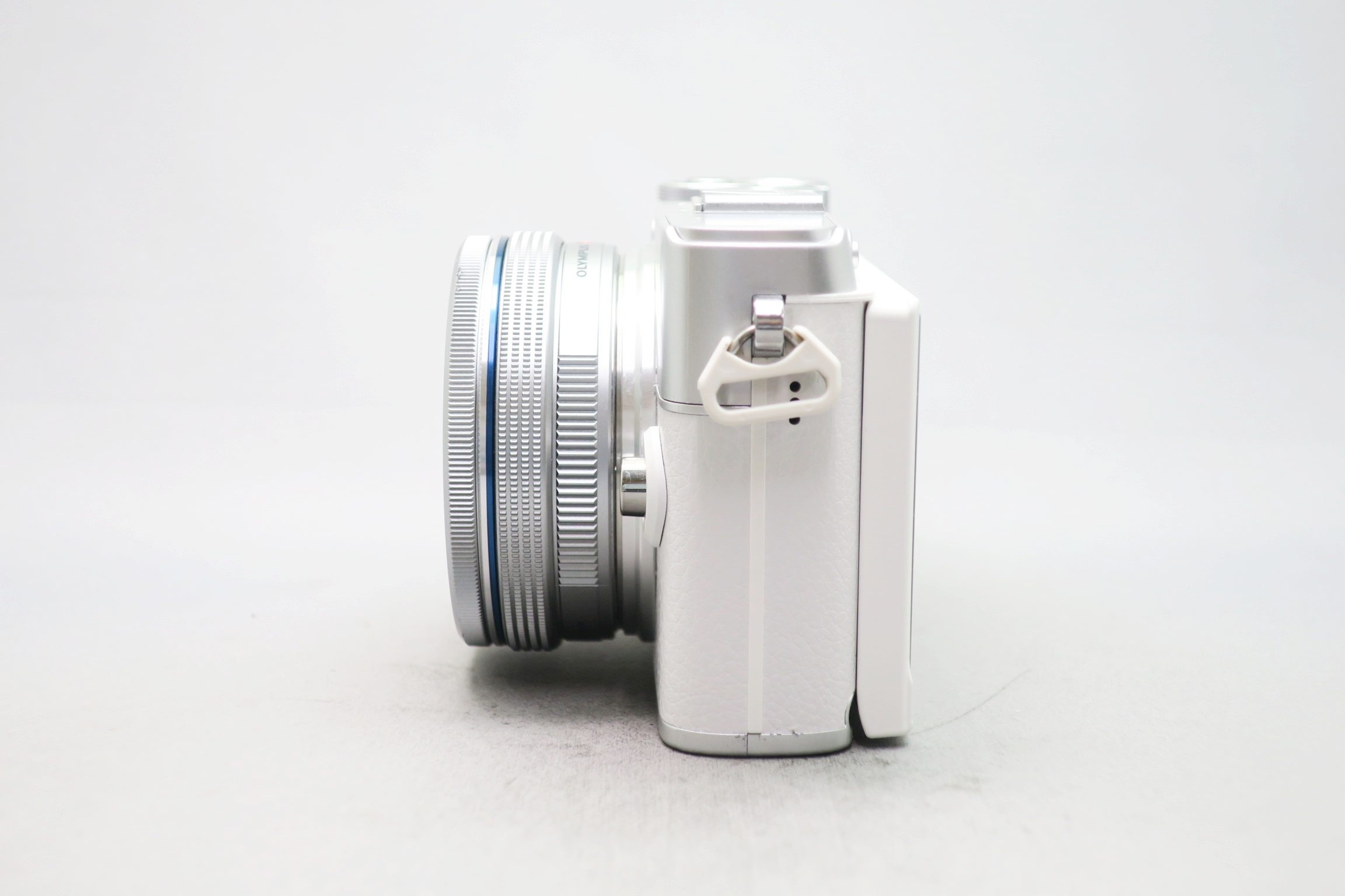 オリンパス PEN E-P7 14-42/3.5-5.6 EZ