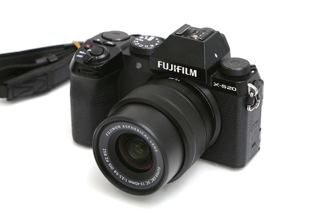 X-S20 XC15-45mmレンズキット CA01-B1195-2Q3