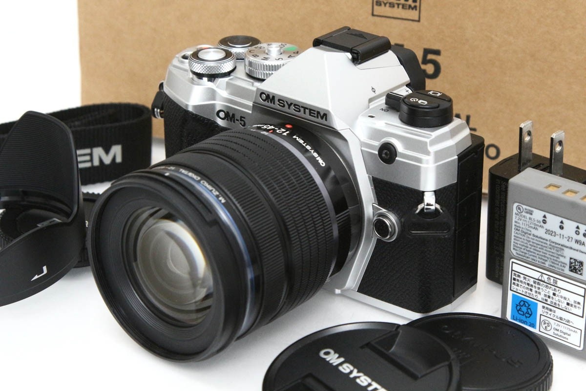 OM SYSTEM OM-5 12-45mm F4.0 PRO レンズキット CA01-R3322-3X2