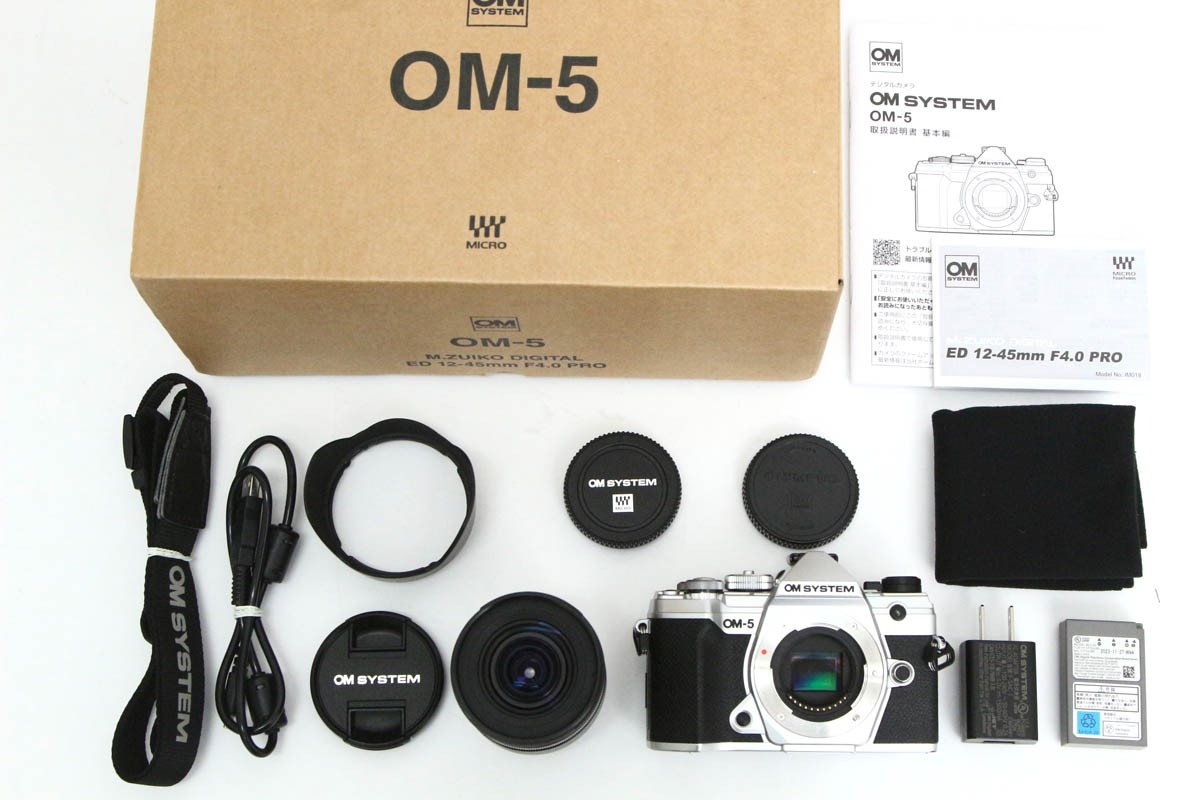 OM SYSTEM OM-5 12-45mm F4.0 PRO レンズキット CA01-R3322-3X2