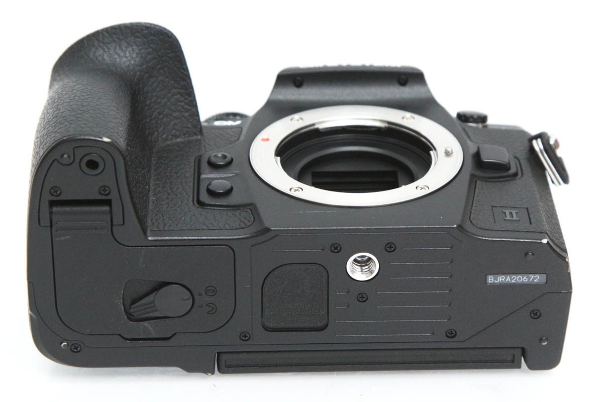 OM SYSTEM OM-1 Mark II ボディ(純正予備バッテリー/センサー清掃済) CA01-R3725-2P4