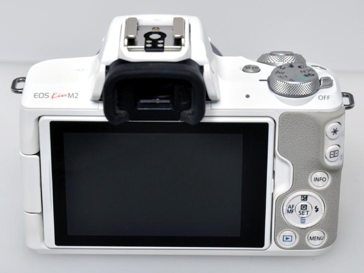 EOS Kiss M2 EF-M15-45 IS STM レンズキット ホワイト