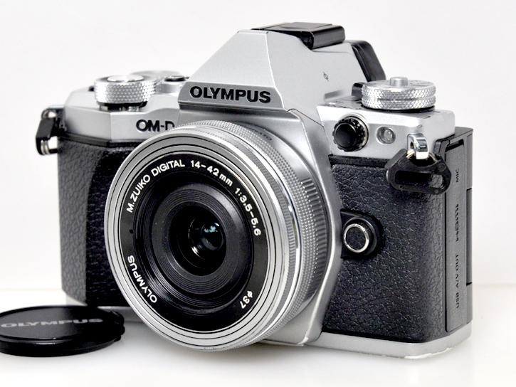 OM-D E-M5 Mark II ボディ 14-42EZ レンズ付