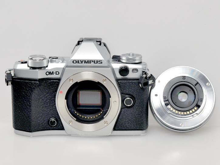 OM-D E-M5 Mark II ボディ 14-42EZ レンズ付
