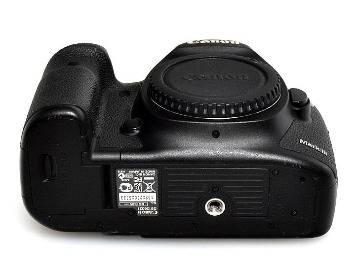 EOS5DMark III ボディ+BG-E11グリップ