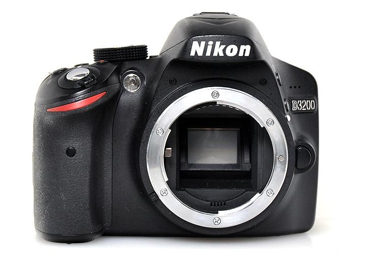 D3200