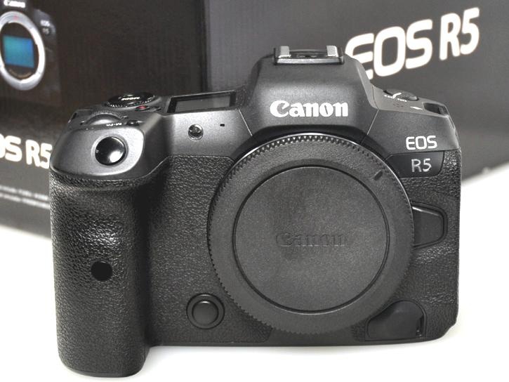 ミラーレスカメラ EOS R5