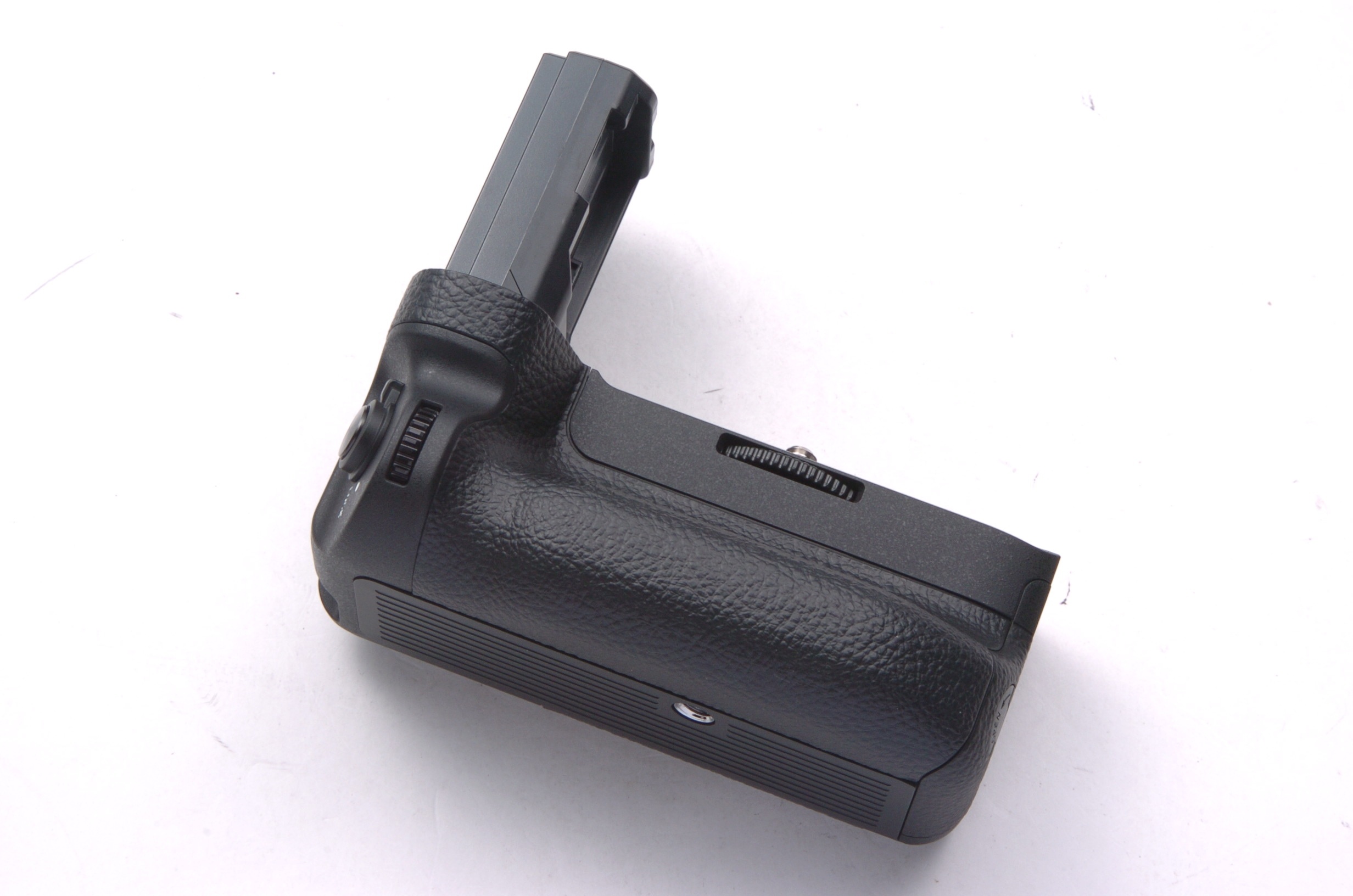 縦位置グリップ VG-C3EM (α9/α7R III/α7III用)