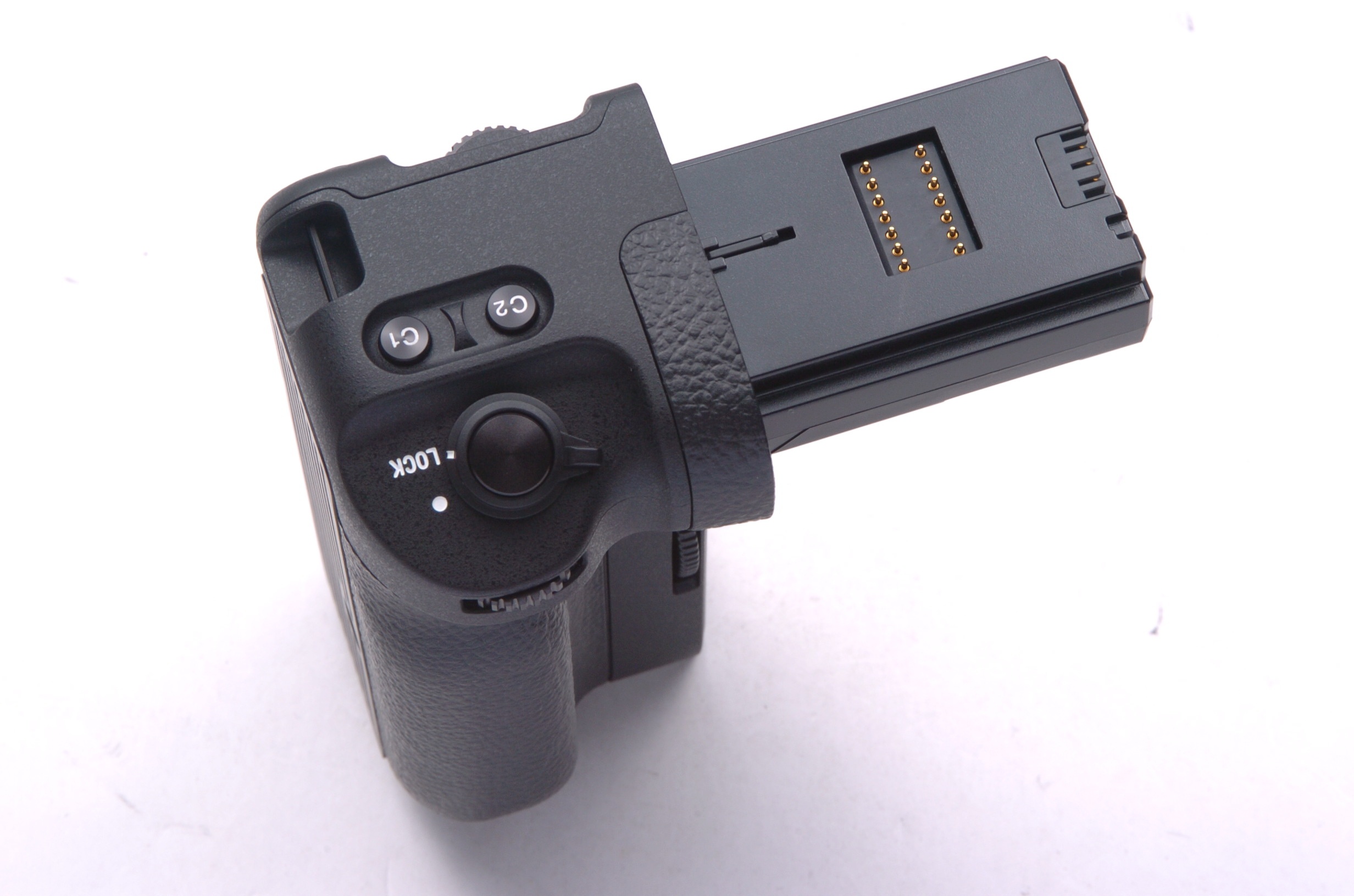 縦位置グリップ VG-C3EM (α9/α7R III/α7III用)