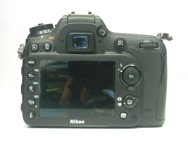 D7100