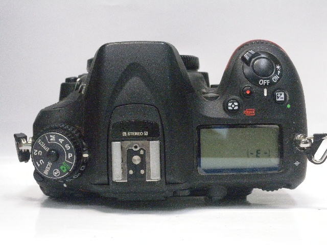 D7100