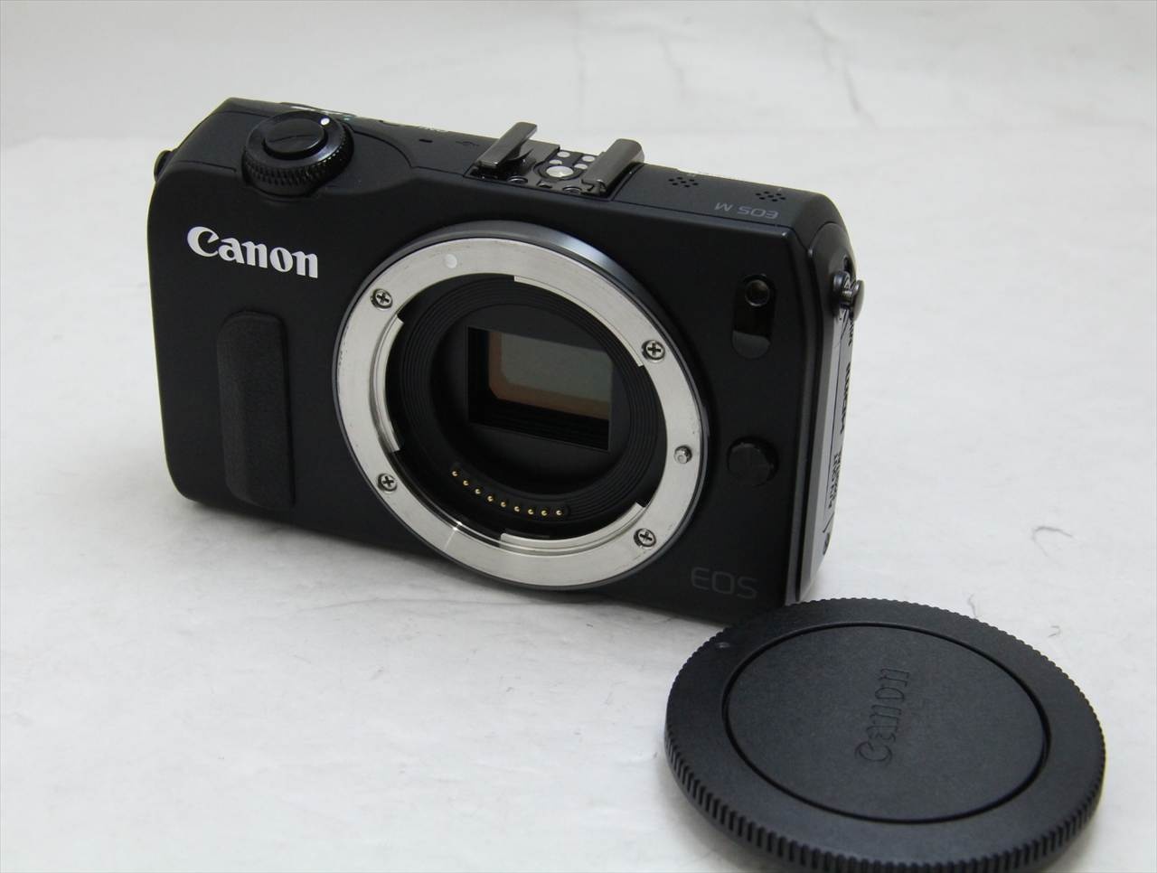 【中古】 キヤノン(canon) EOS M ボディ