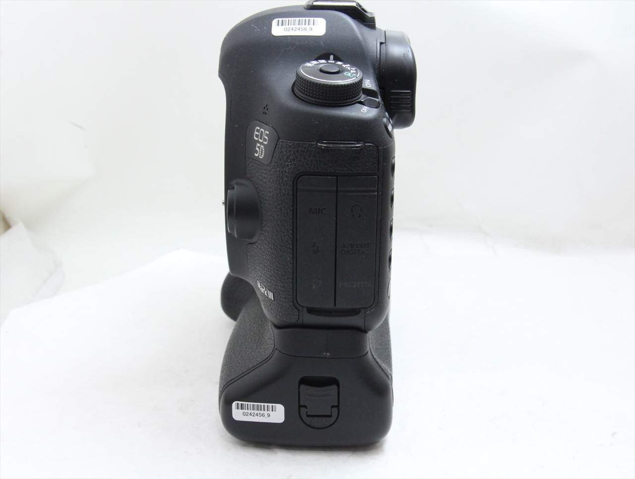 【中古】 キヤノン(canon) EOS 5D Mark III ボディ + BG-E11