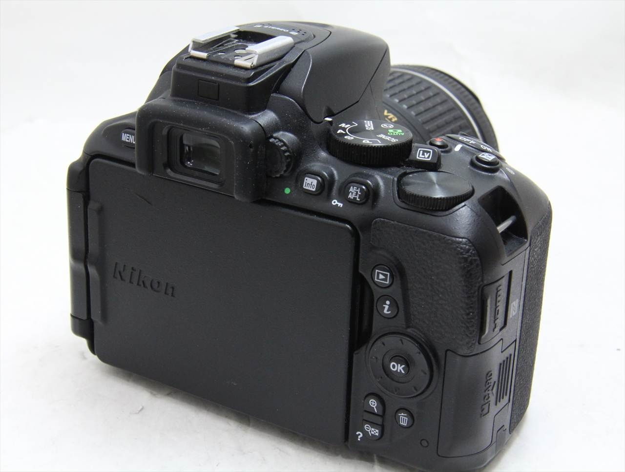 【中古】 ニコン(nikon) D5600 18-55 VR レンズキット