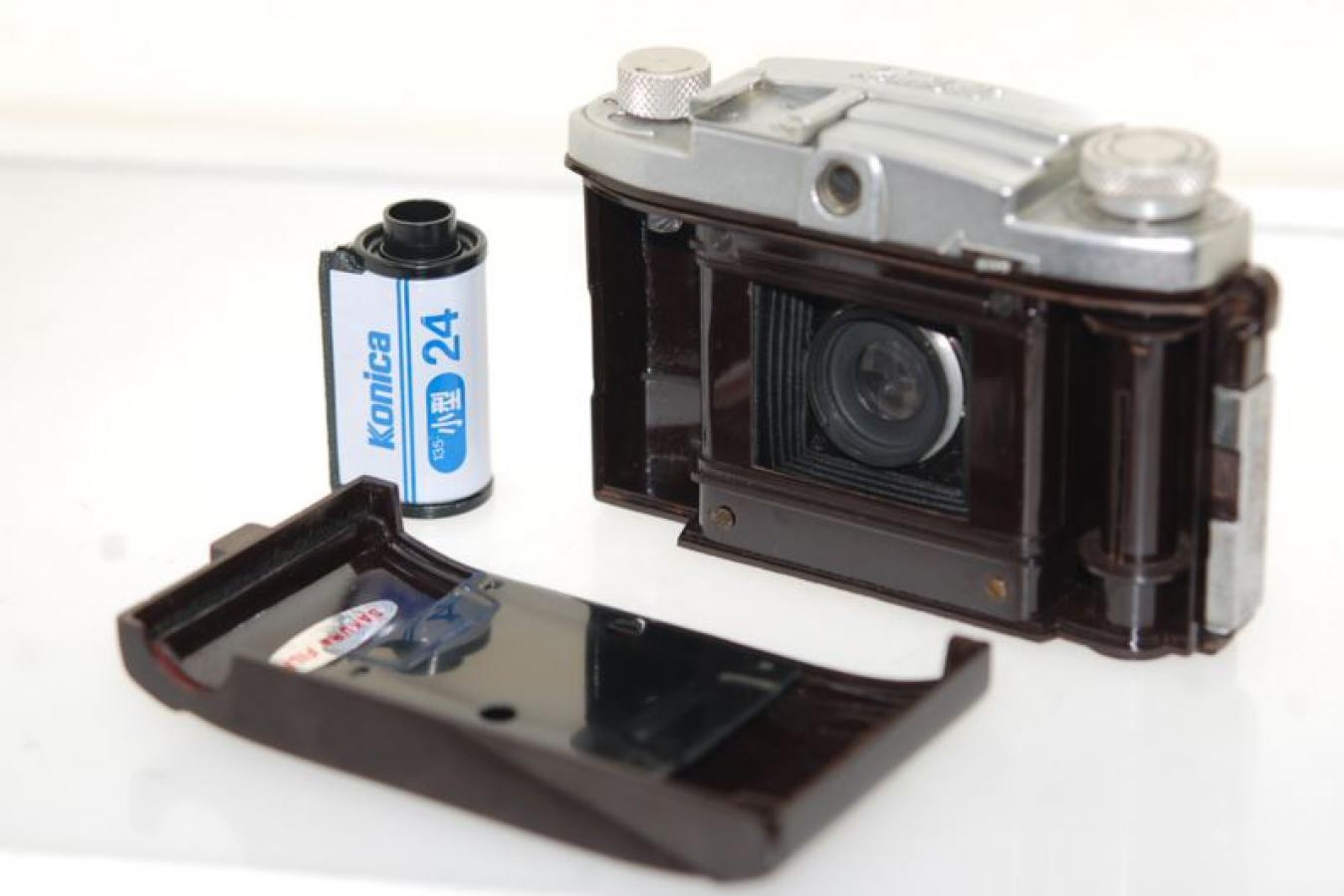 小西六 コニレットII型 薄型パトローネ付 【コニター50/4.5レンズ搭載】