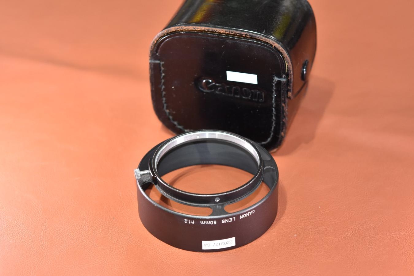 【コレクション向け 希 少】 Canon 50/1.2用メタルフード 【純正本革ケース付】