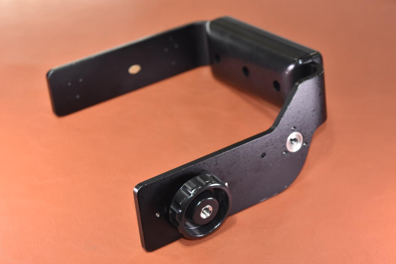 【希 少】Mamiya M645用レフトハンドグリップ 【Mamiya M645 SUPER 時代の物 ホットシュー2個搭載】