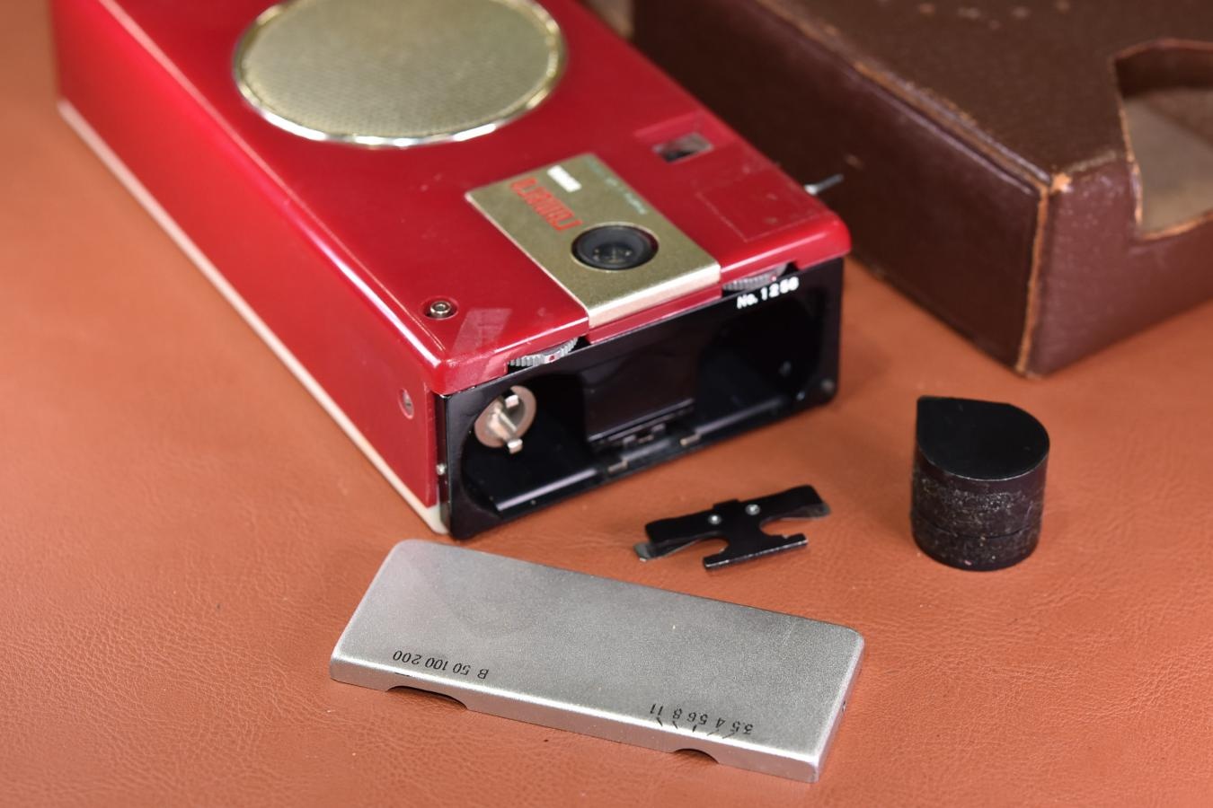 【希 少】 Kowa ramera Red 純正本革ケース、マガジン1個付 【Prominar 23/3.5 レンズ搭載】