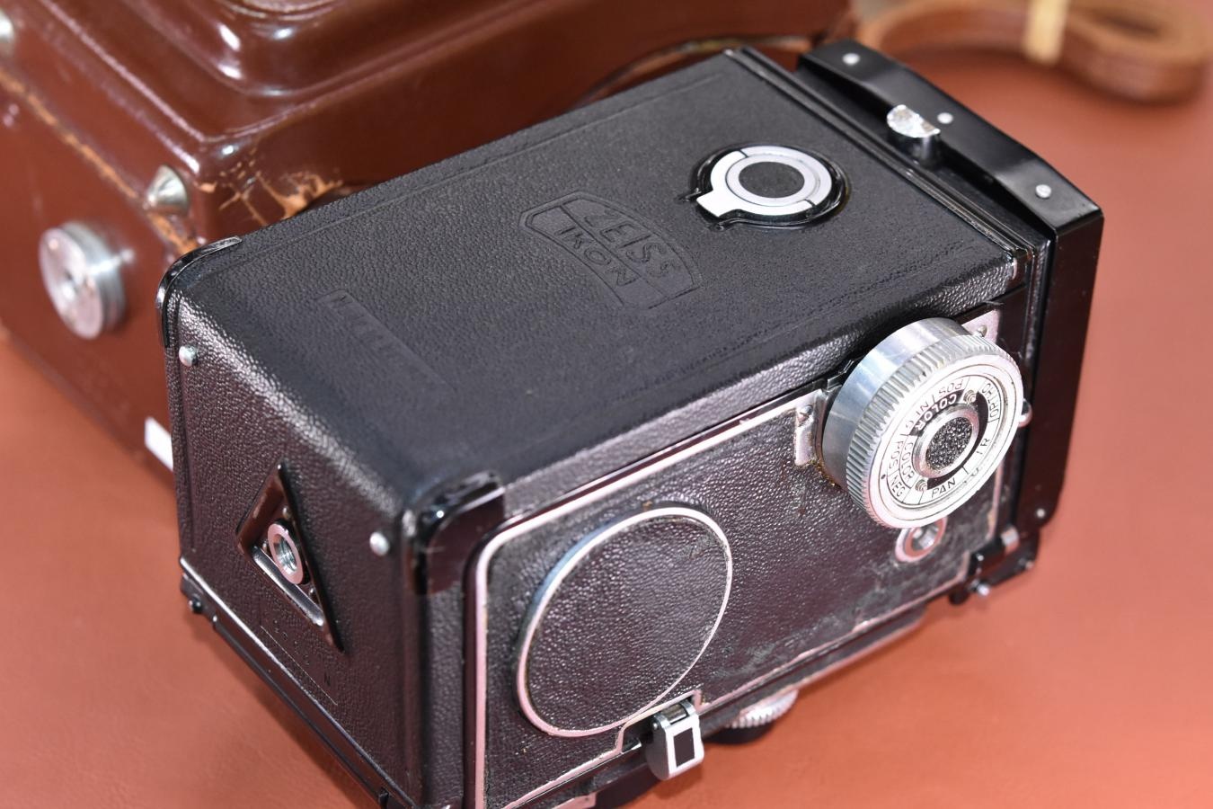 【希 少】ZEISS IKON IKOFLEX ファボリート 整備済 純正ケース付【Carl Zeiss Tessar 75/3.5 レンズ搭載】