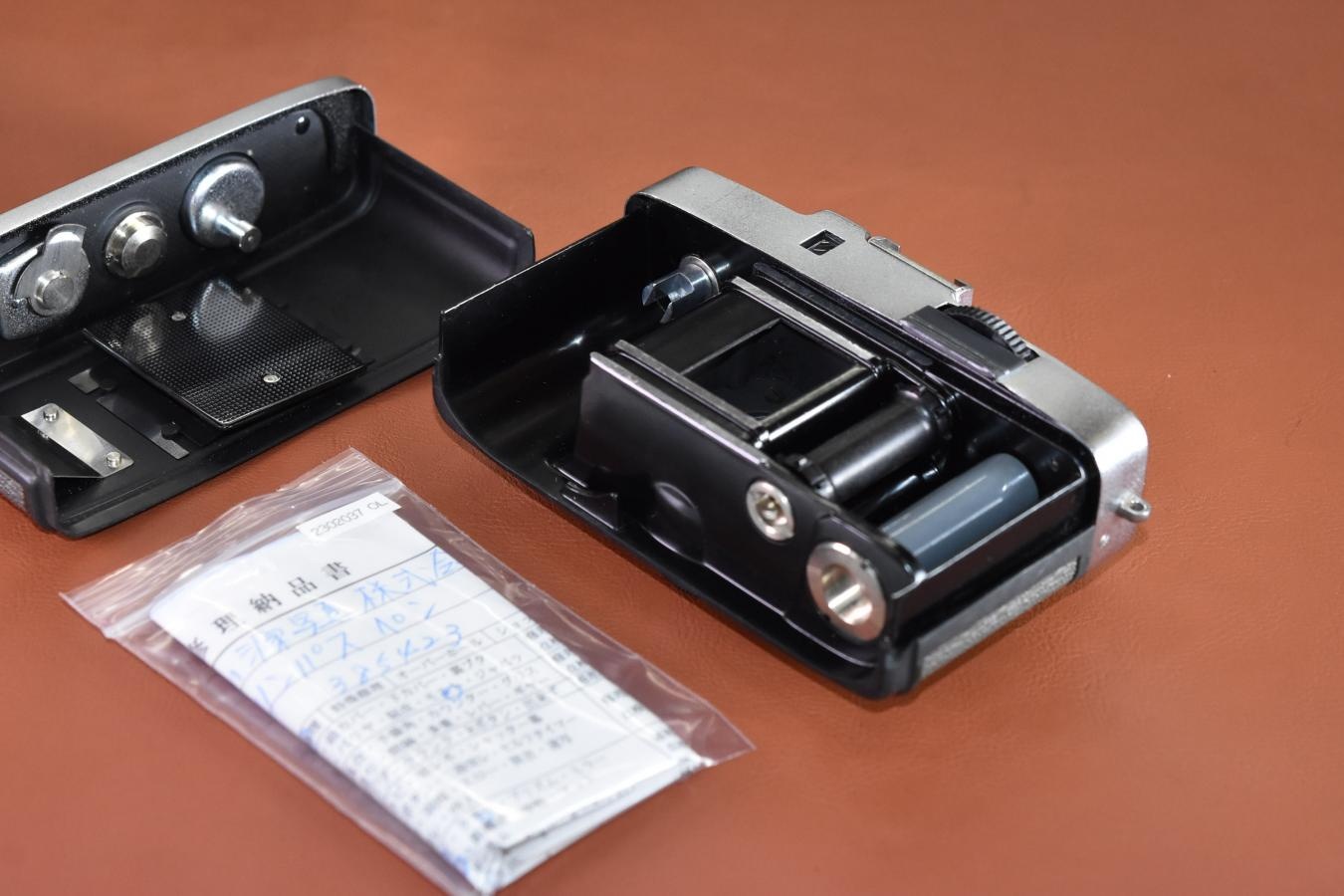 OLYMPUS PEN 初期型 整備済【Olympus D.Zuiko 2.8cm F3.5 レンズ搭載】