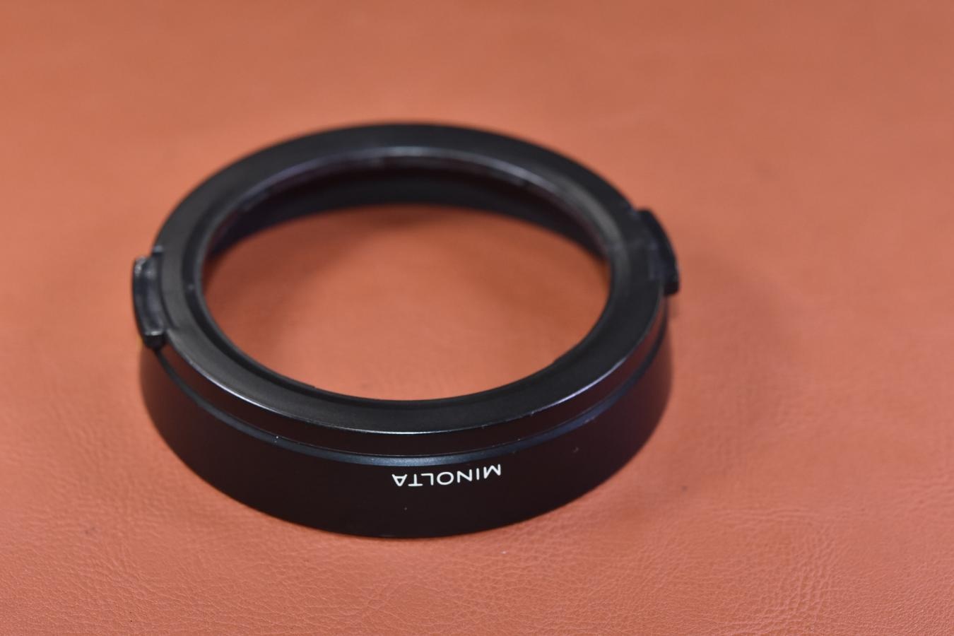 【絶版アクセサリー】MINOLTA MD 28/2、28/2.8、28/3.5用フード 【MINOLTA NEW MD 時代の物】