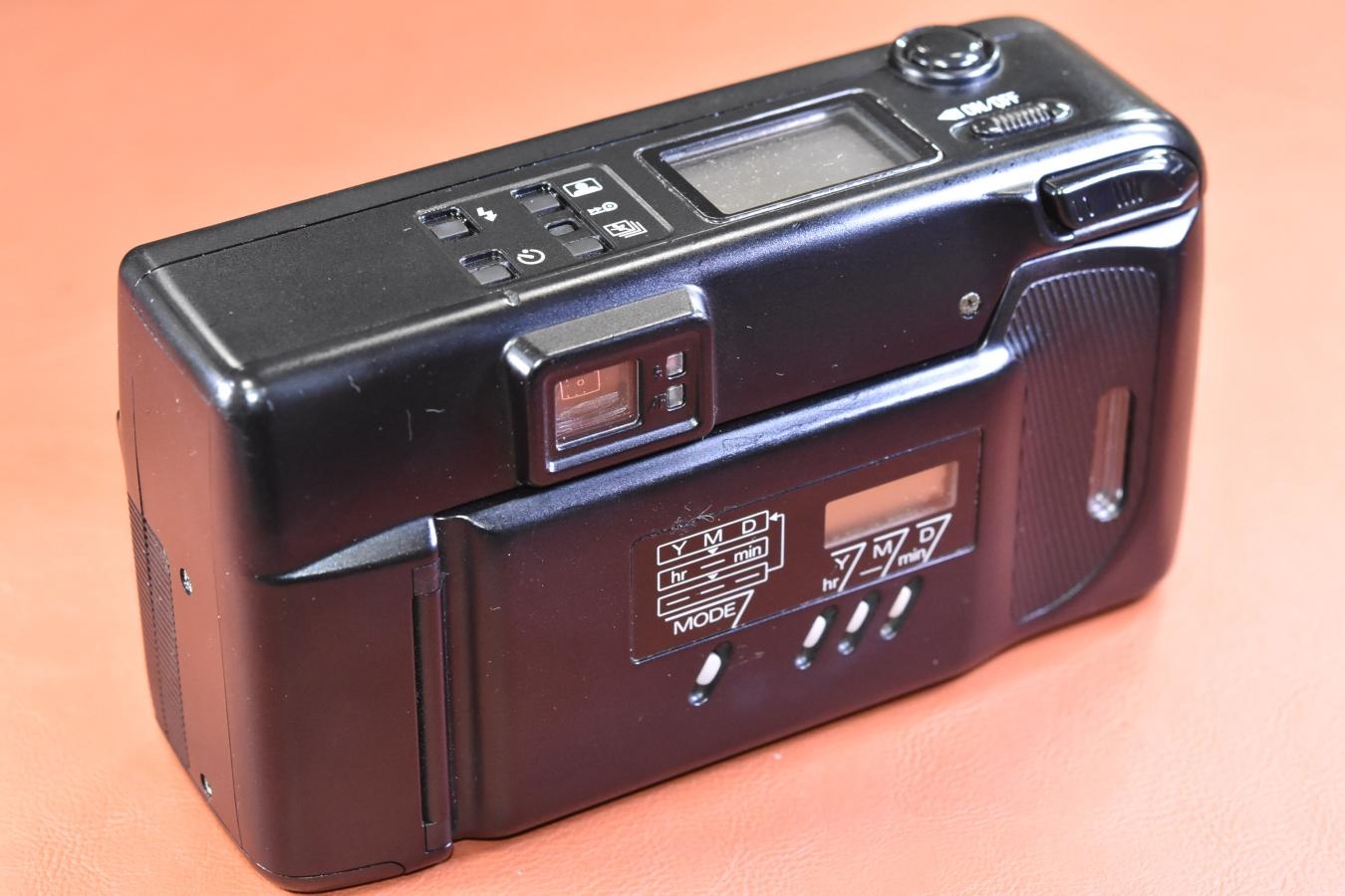 Nikon TW ZOOM 35-70 QUARTZ DATE 【Nikon LENS ZOOM 35-70mm MACRO 搭載】