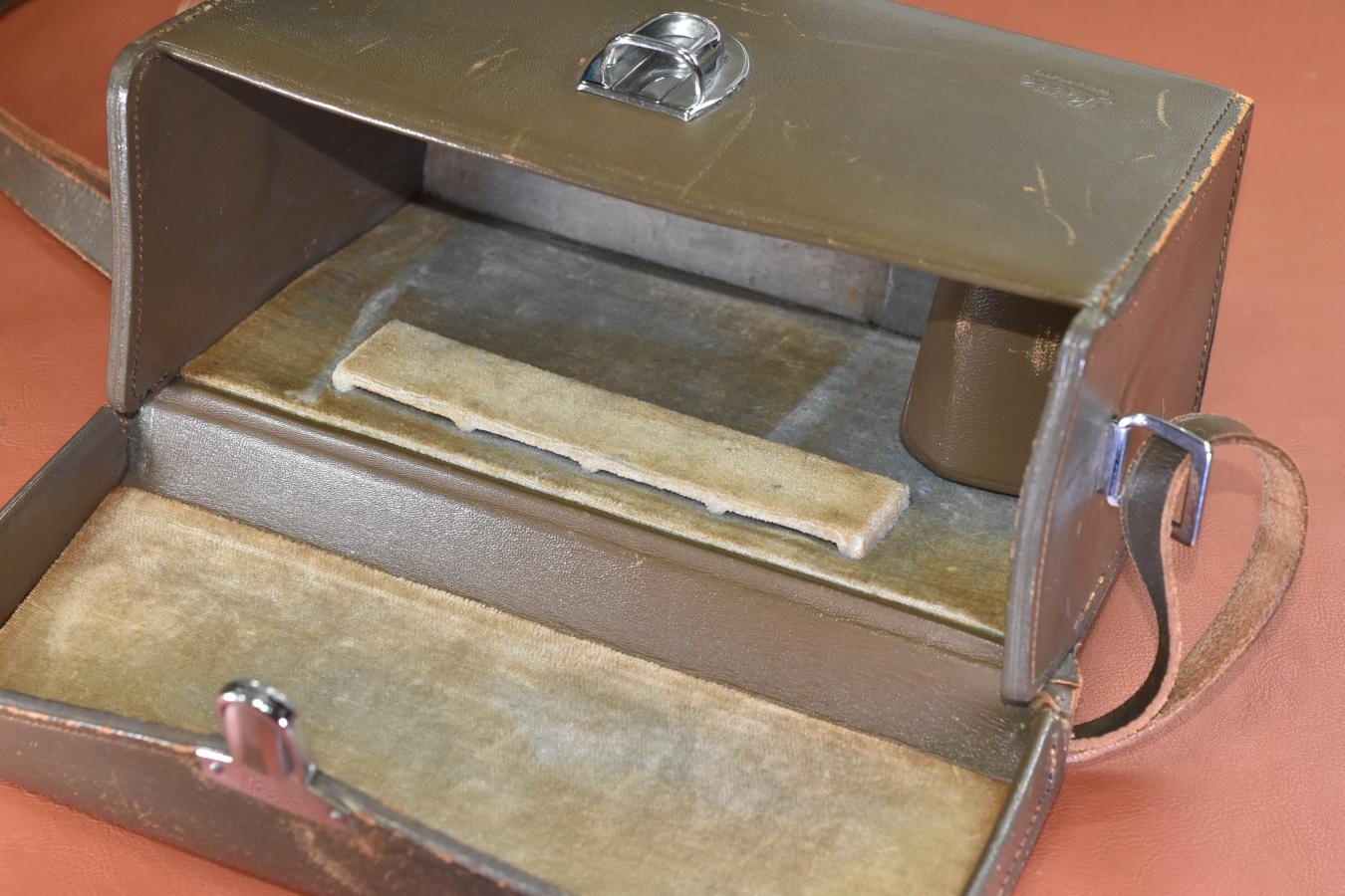 【希 少】LEICA 本革カメラケース 【LEITZ WETZLAR 刻印あり】