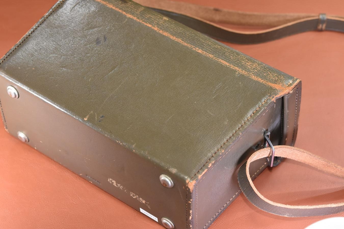 【希 少】LEICA 本革カメラケース 【LEITZ WETZLAR 刻印あり】